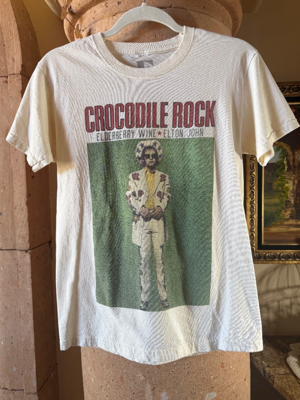 Elton John Crocodile Rock Elderberry Wine Graphic  T-Shirt Mens Size Small